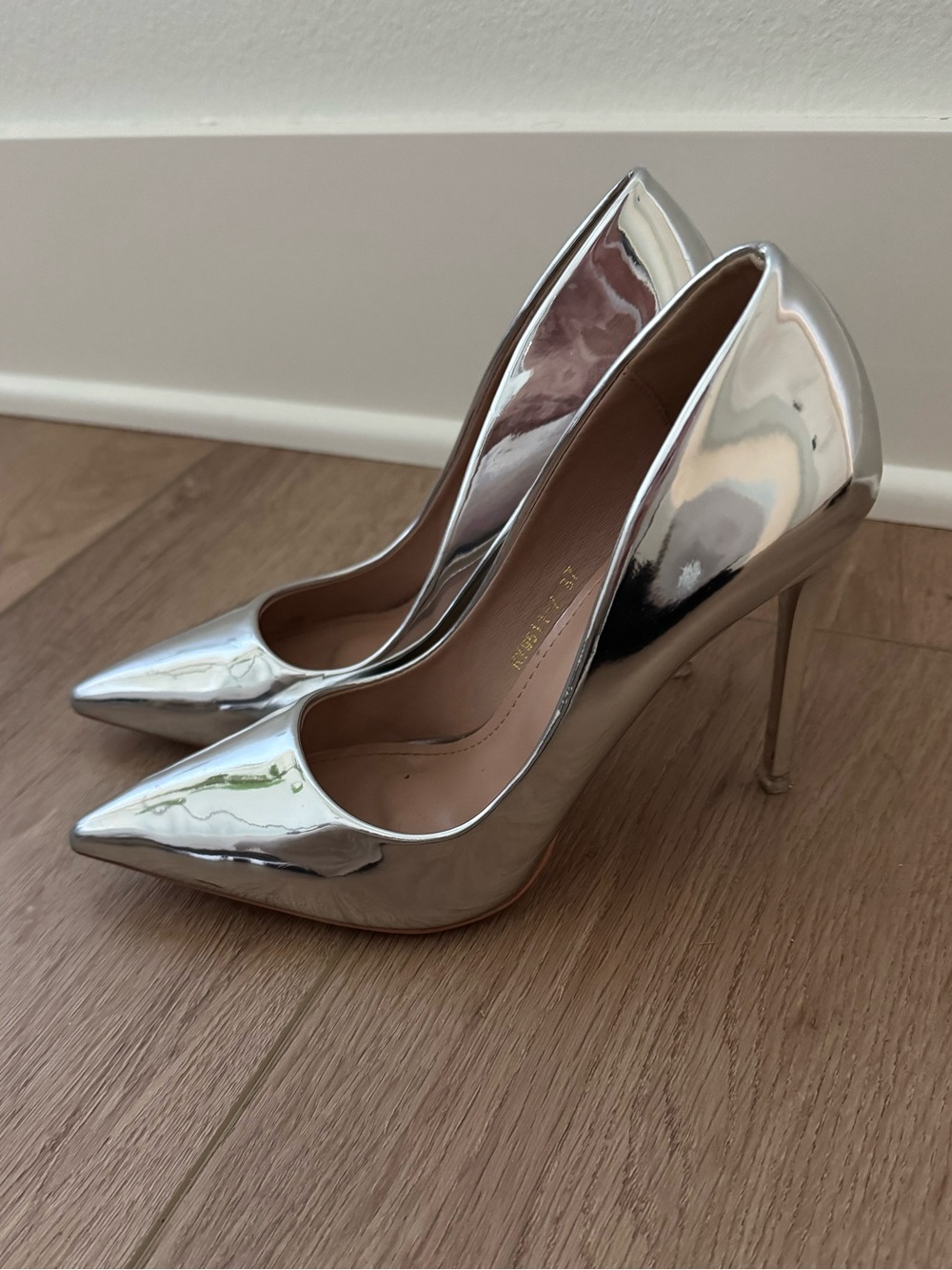 Bigtree - Silver Metallic Pointed Toe Stiletto Slip-On Pumps Women's US 7